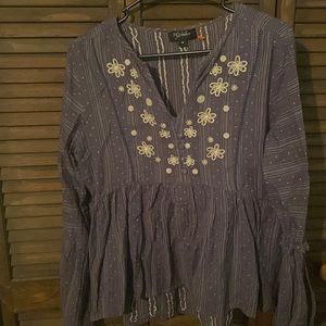 Super cute boho style shirt
